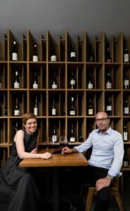 Veronika Stötter und Daniel Planer vom Vinzenz zum feinen Wein in Sterzing (Fotoquelle: Südtirol Wein)